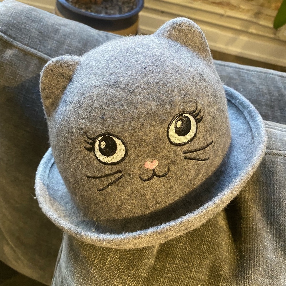 Grey Felt Kitty Ears Hat. Size 52 cm. (About 2 y/o). In great condition